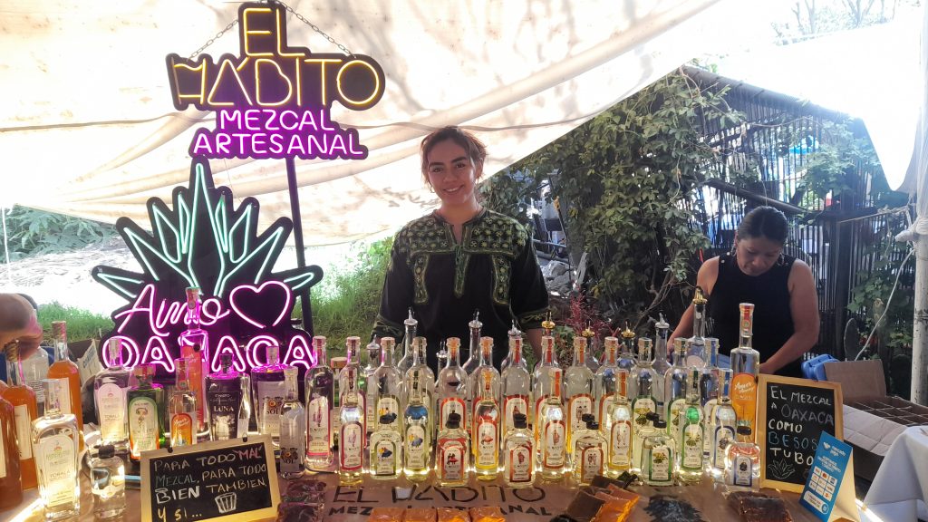 El-Habito-Mezcal-Artesanal-Stand